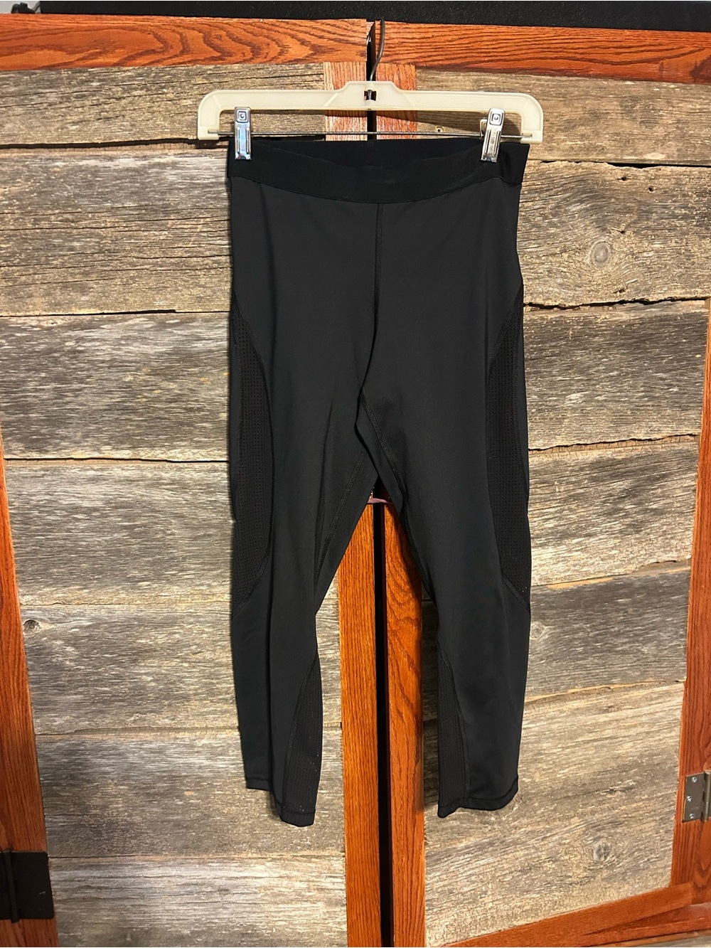 Nike Pro Women's HyperCool Capri Tights Size Small Mesh on Sides
